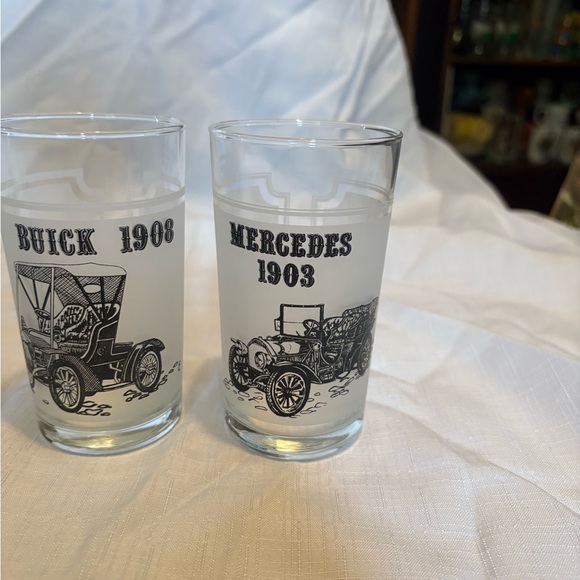 Vintage Car Themed Glass Set - Picture 6 of 8